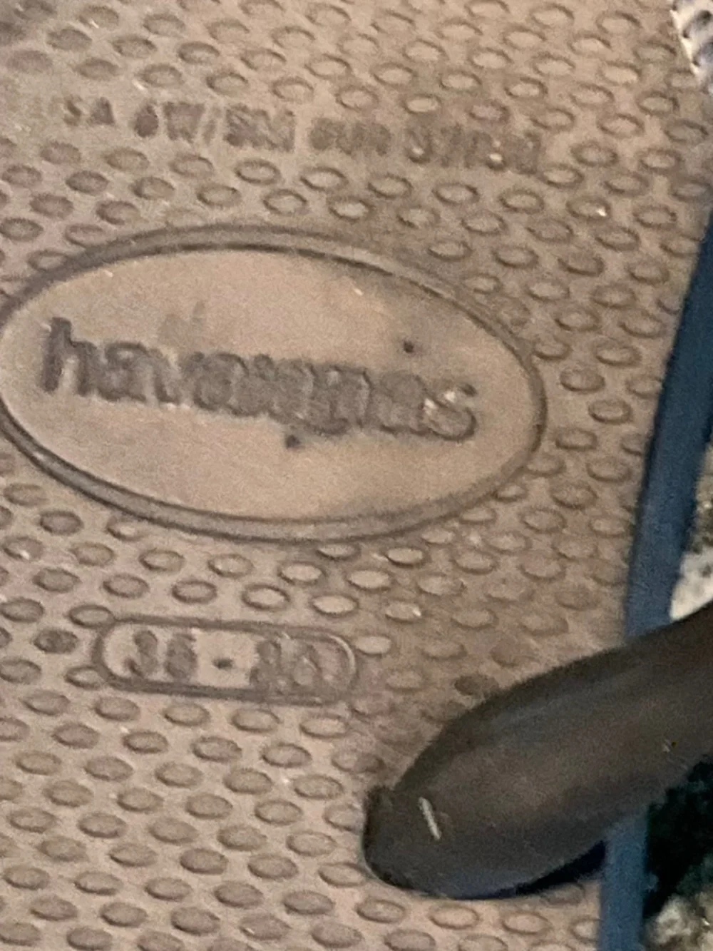 Havaianas Black Flip Flops Size 5-6 (35-36